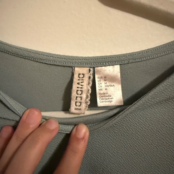 Sage Green Blouse Size Medium - Picture 4 of 4